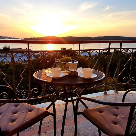 App Obrovac In The Centre - With Amazing Sea View! Pula Exterior foto