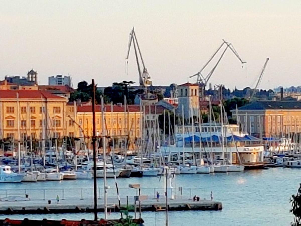 App Obrovac In The Centre - With Amazing Sea View! Pula Exterior foto