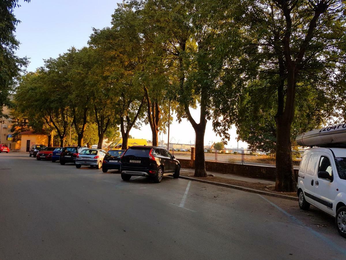 App Obrovac In The Centre - With Amazing Sea View! Pula Exterior foto